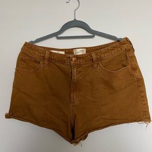 Universal thread mid rise shorts